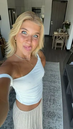 Aniela Leon OnlyFans Leaked Free Thumbnail Picture - #2CROtxIcQp