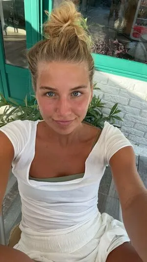 Aniela Leon OnlyFans Leaked Free Thumbnail Picture - #4dSD8pHi3k