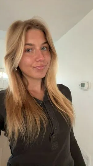 Aniela Leon OnlyFans Leaked Free Thumbnail Picture - #4kWCOXg3WD