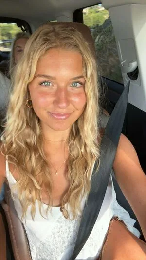 Aniela Leon OnlyFans Leaked Free Thumbnail Picture - #56erUR1fk1