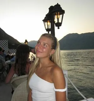 Aniela Leon OnlyFans Leaked Free Thumbnail Picture - #5XIwXtFgG3