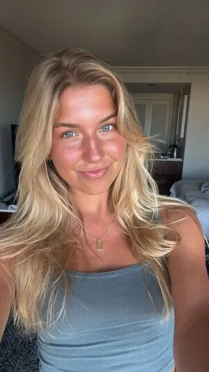 Aniela Leon OnlyFans Leaked Free Thumbnail Picture - #9DdECvWxv9