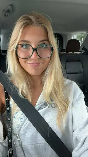 Aniela Leon OnlyFans Leaked Free Thumbnail Picture - #AsUBLY4RDT