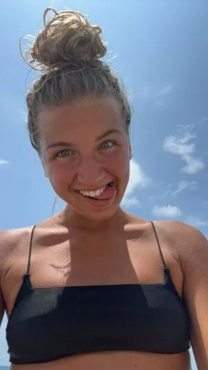 Aniela Leon OnlyFans Leaked Free Thumbnail Picture - #AwpBtxwwLZ