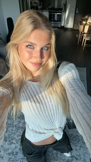 Aniela Leon OnlyFans Leaked Free Thumbnail Picture - #CuuDrV0foA