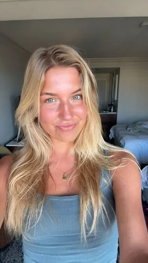 Aniela Leon OnlyFans Leaked Free Thumbnail Picture - #GBK36irvDe