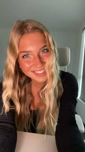 Aniela Leon OnlyFans Leaked Free Thumbnail Picture - #HR7L7FQfFH