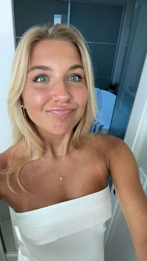 Aniela Leon OnlyFans Leaked Free Thumbnail Picture - #PnvoD3v8Dk