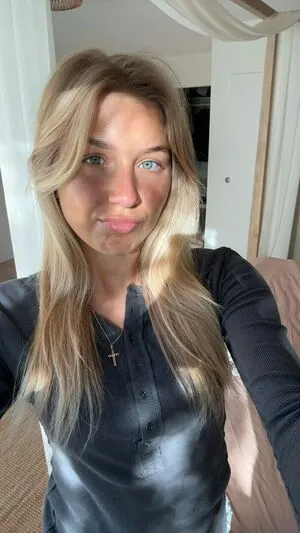 Aniela Leon OnlyFans Leaked Free Thumbnail Picture - #Sj221ihoSS