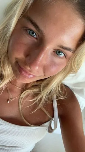 Aniela Leon OnlyFans Leaked Free Thumbnail Picture - #TsdfaTVVql