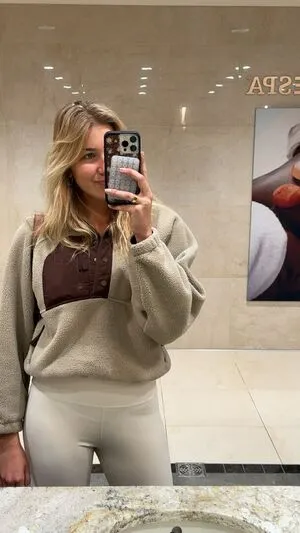 Aniela Leon OnlyFans Leaked Free Thumbnail Picture - #UP6Lqq09r3