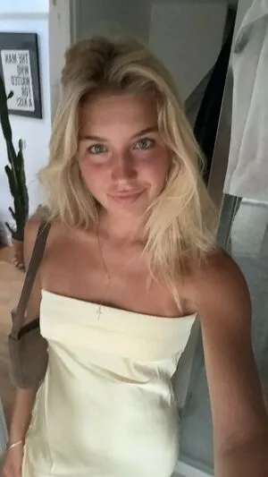 Aniela Leon OnlyFans Leaked Free Thumbnail Picture - #VBur7foAvI