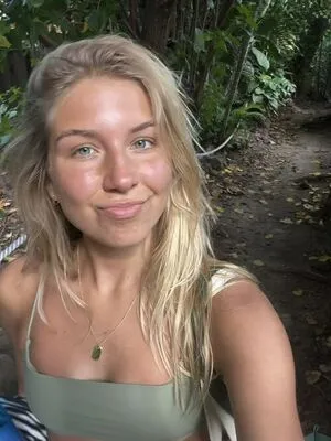 Aniela Leon OnlyFans Leaked Free Thumbnail Picture - #VHDSaP0NNC