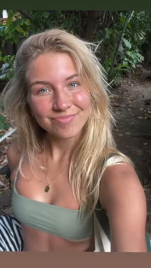 Aniela Leon OnlyFans Leaked Free Thumbnail Picture - #fntoAPAhja