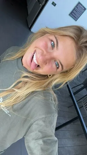 Aniela Leon OnlyFans Leaked Free Thumbnail Picture - #gTsufepOx1