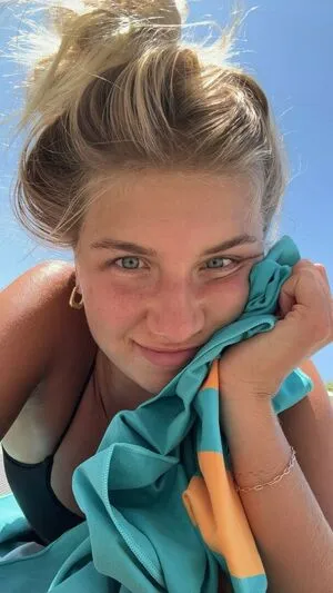 Aniela Leon OnlyFans Leaked Free Thumbnail Picture - #qdFn9khuX5