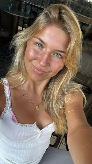 Aniela Leon OnlyFans Leaked Free Thumbnail Picture - #t47TDUPpe3