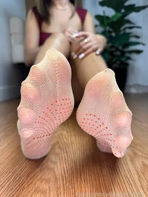 Anikaprettyfeet OnlyFans Leaked Free Thumbnail Picture - #3PrgNoDDIs