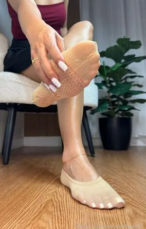 Anikaprettyfeet OnlyFans Leaked Free Thumbnail Picture - #6PJs3nt7UA