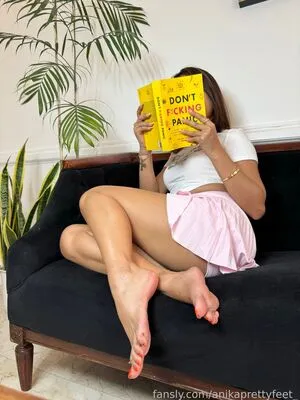 Anikaprettyfeet OnlyFans Leaked Free Thumbnail Picture - #9NWSYXXiGa