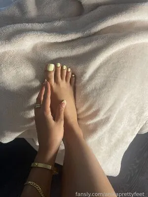 Anikaprettyfeet OnlyFans Leaked Free Thumbnail Picture - #Q5lhyxsEsq