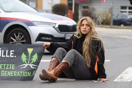 Anja Windl OnlyFans Leaked Free Thumbnail Picture - #LSLaOyFymc