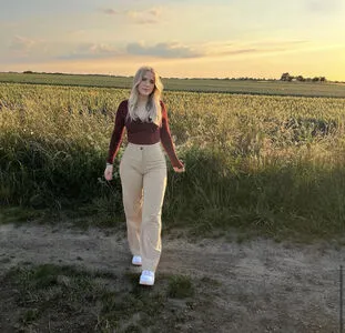 Anjulie OnlyFans Leaked Free Thumbnail Picture - #zLM4Sk8G7o