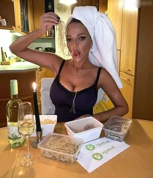 Anna Chiara Scheyer OnlyFans Leaked Free Thumbnail Picture - #4F2OZr4Mly