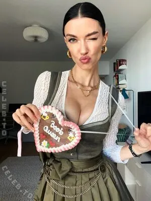 Anna Christina Schwartz OnlyFans Leaked Free Thumbnail Picture - #RITbSShaCo