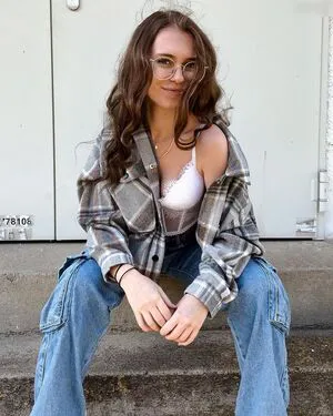 Anna Kauer OnlyFans Leaked Free Thumbnail Picture - #1tWq2E0Coa