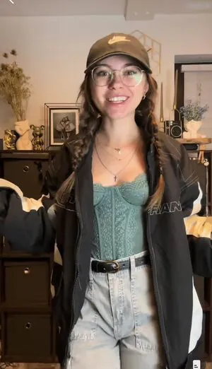 Anna Kauer OnlyFans Leaked Free Thumbnail Picture - #4XHuDbt4M3