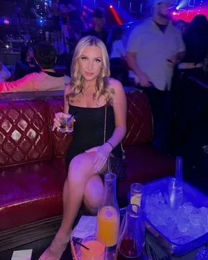 Anna Schmid OnlyFans Leaked Free Thumbnail Picture - #LYYDiP4p09