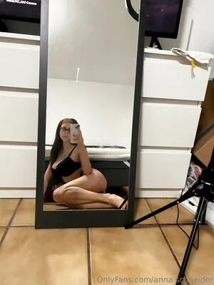 Anna Schneider OnlyFans Leaked Free Thumbnail Picture - #aie6iemqmo