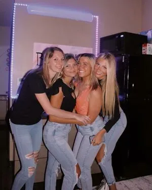 Anna Sikes OnlyFans Leaked Free Thumbnail Picture - #8Q0t0jy5Nz