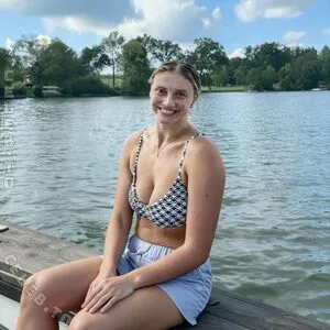 Anna Smrek OnlyFans Leaked Free Thumbnail Picture - #7ZFwdb8yz8