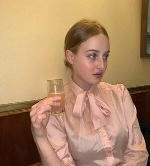 Anna Van Patten OnlyFans Leaked Free Thumbnail Picture - #1johKRKEQY