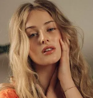 Anna Van Patten OnlyFans Leaked Free Thumbnail Picture - #k1Y1g2U0NQ