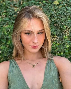 Annabel Lucinda OnlyFans Leaked Free Thumbnail Picture - #PwXwEmcUAO