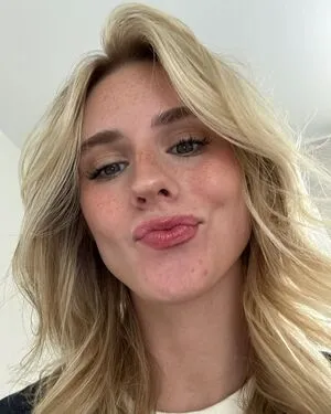 Annabel Lucinda OnlyFans Leaked Free Thumbnail Picture - #RdobNODoCf