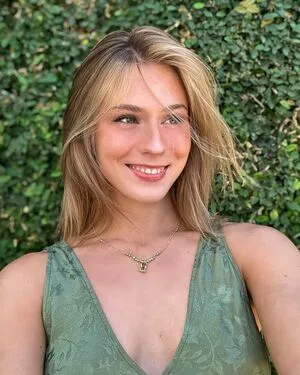 Annabel Lucinda OnlyFans Leaked Free Thumbnail Picture - #g53VQXxeIt
