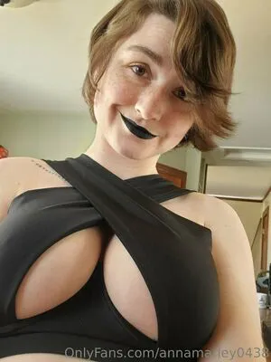 Annamarley0438 OnlyFans Leaked Free Thumbnail Picture - #4IypyptOTn