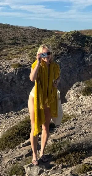 Annasophia Robb OnlyFans Leaked Free Thumbnail Picture - #2F50DesGAD