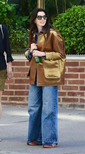 Anne Hathaway OnlyFans Leaked Free Thumbnail Picture - #0HqyMWLVHa