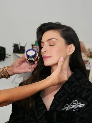 Anne Hathaway OnlyFans Leaked Free Thumbnail Picture - #1W2ARaIqHm