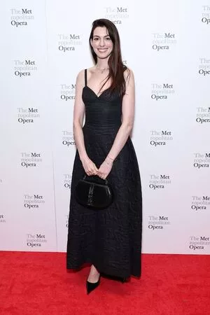 Anne Hathaway OnlyFans Leaked Free Thumbnail Picture - #3HfQLg1i1Y