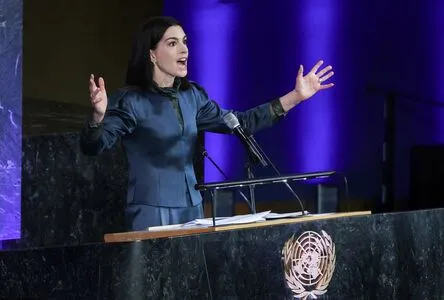 Anne Hathaway OnlyFans Leaked Free Thumbnail Picture - #3tqZkoc0Da