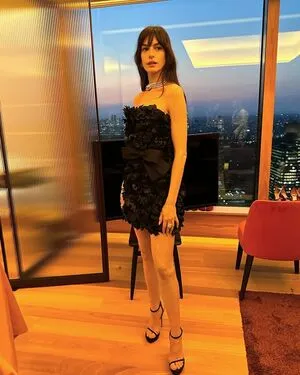 Anne Hathaway OnlyFans Leaked Free Thumbnail Picture - #8iVt1pCgd4
