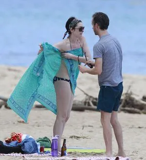 Anne Hathaway OnlyFans Leaked Free Thumbnail Picture - #8nE4FgICV8