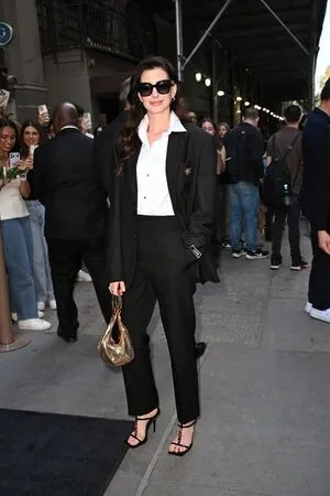 Anne Hathaway OnlyFans Leaked Free Thumbnail Picture - #8vnZgIz37D