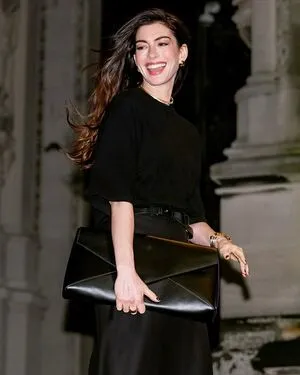 Anne Hathaway OnlyFans Leaked Free Thumbnail Picture - #9alCLWE1kS